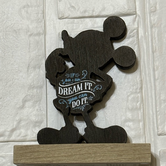 Hallmark - Mickey Wooden Figurine - Picture 2 of 11